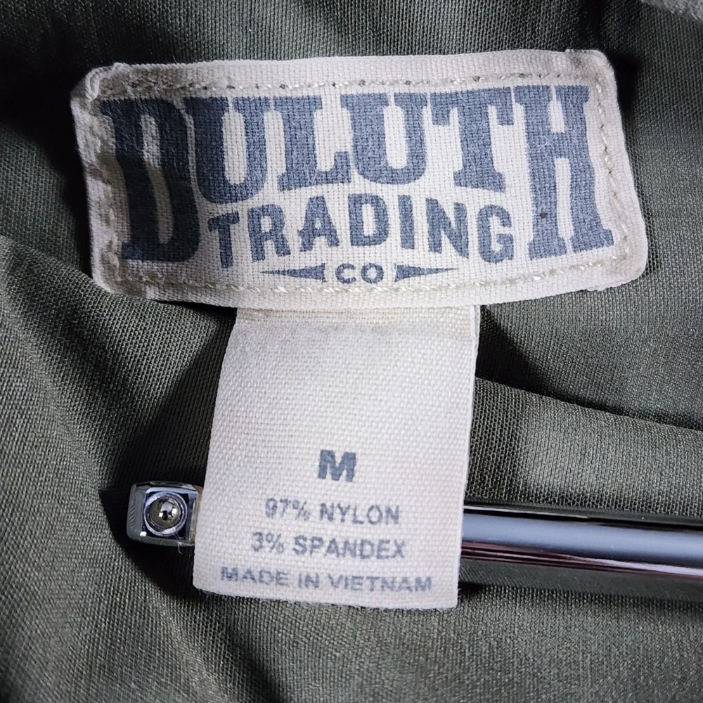 Duluth Trading Co Cargo Shorts Mens Size M Army Green Nylon Spandex 11